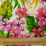 Voile de viscose imprimé Hawaiian hibiscus rose fond ivoire