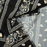 Crêpe fin imprimé bandana fond noir