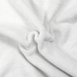 Sudadera con edredón marrón tierra sobre fondo gris jaspeado