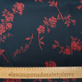 Satin de soie imprimé roses rouges fond bleu nuit