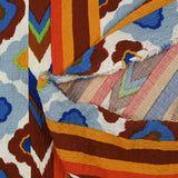 Viscose gaufrée imprimée aztèques bleu roi, brique et blanc