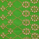 Broderie anglaise festonnée beige Clémence fond vert pomme