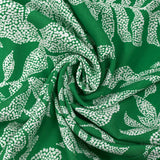 Viscose imprimée feuilles en pointillisme fond vert prairie