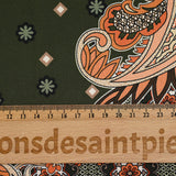 Patchwork de poliéster estampado satinado y cashmere marrón con fondo caqui