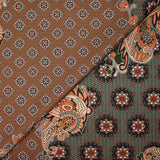 Patchwork de poliéster estampado satinado y cashmere marrón con fondo caqui