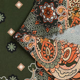 Patchwork de poliéster estampado satinado y cashmere marrón con fondo caqui