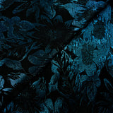 Brocart lamé bleu azur jardin de fleurs fond noir