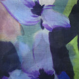 Organdi de coton imprimé fleurs nocturnes fond marine