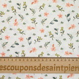 Celestial rosa y azul estampado de algodón blanco Fondo blanco