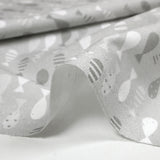 Algodón estampado April Fools fondo gris claro