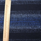 Laine mélangée grattée rayée bleu roi et ciel fond bleu nuit