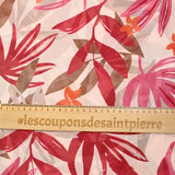 Crêpe fin imprimé jungle rose fond rose poudré
