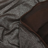 Jersey fino plateado iridiscente con fondo marrón