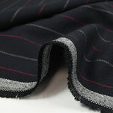 Polyviscose tissée-teinte rayée rouge et gris fond noir