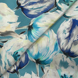 Satin de soie imprimé tulipes sauvages fond bleu