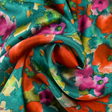 Satin de soie imprimé douceur en peinture fond turquoise