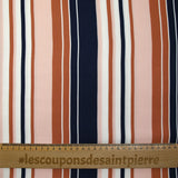 Sarga de viscosa estampada a rayas azul marino, terracota y carne