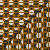 Viscosa estampada retro con fondo caramelo