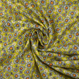 Viscose imprimée petites fleurs des champs fond jaune