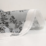 Toile de algodón estampado de Jouy Maël negro fondo gris azulado