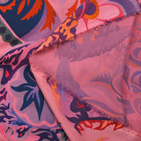 Satin polyester fin imprimé souvenir botanique fond rose