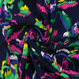 Viscose imprimée ikat coloré fond marine