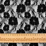Dentelle polyester Martha métallisé argent fond noir