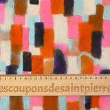 Viscose imprimée graphiquement floue rose et violet fond argile