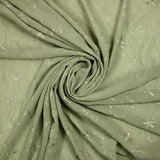 Voile de polyester brodé fleurs et feuillages vert sauge