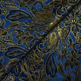 Brocart lamé doré esprit cachemire noir fond bleu roi