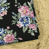 Crêpe viscose imprimé fleurs marine et vieux rose fond noir
