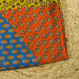 Satin de soie imprimé patchwork cachemire orange, moutarde et bleu